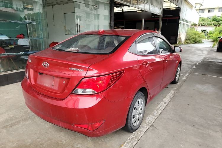 Used Hyundai Verna (older generation) 2014 1.4L Manual Smart GLS Trim Rear Right 45 Deg