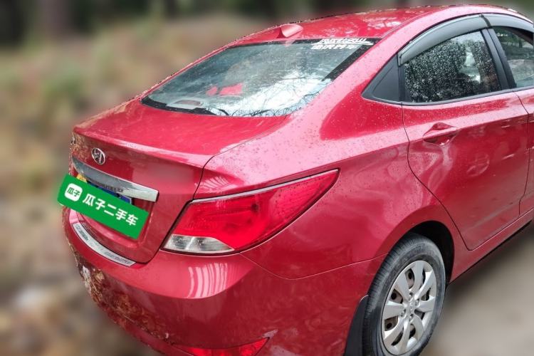 Used Hyundai Verna (older generation) 2014 1.4L Manual Smart GLS Trim Rear Right 45 Deg