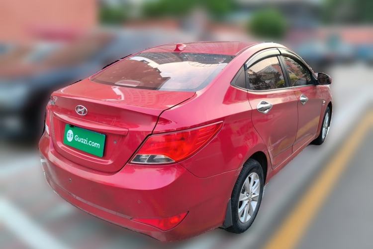 Used Hyundai Verna (older generation) 2014 1.4L Manual Smart GLS Trim Rear Right 45 Deg