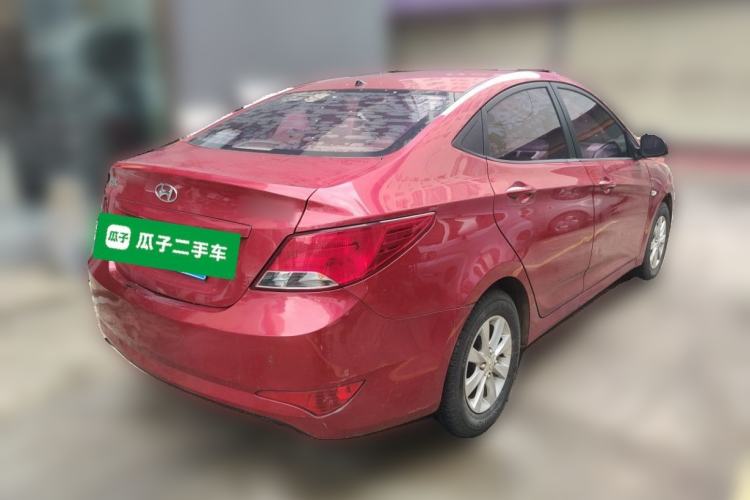 Used Hyundai Verna (older generation) 2014 1.4L Manual Smart GLS Trim Rear Right 45 Deg