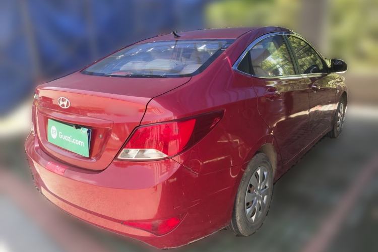 Used Hyundai Verna (older generation) 2014 1.4L Manual Smart GLS Trim Rear Right 45 Deg