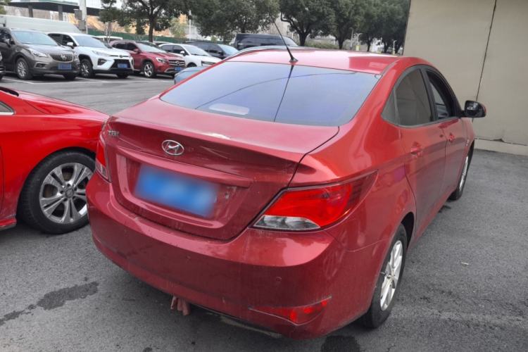 Used Hyundai Verna (older generation) 2014 1.4L Automatic Fashion GS Model Rear Right 45 Deg