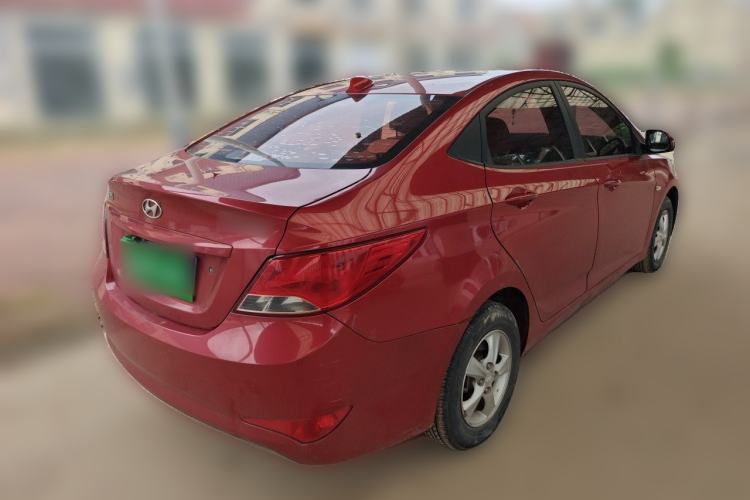 Used Hyundai Verna (older generation) 2014 1.4L Manual Smart GLS Trim Rear Right 45 Deg
