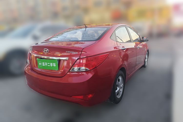 Used Hyundai Verna (older generation) 2014 1.4L Automatic Leading-Edge GLX Rear Right 45 Deg