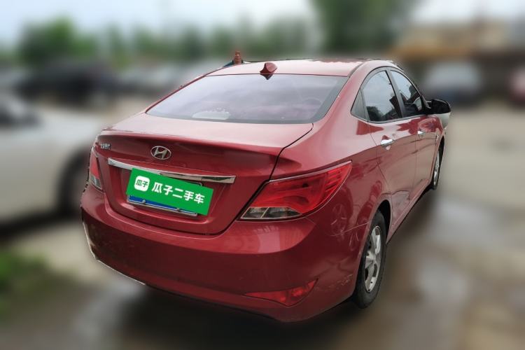 Used Hyundai Verna (older generation) 2014 1.4L Automatic Leading-Edge GLX Rear Right 45 Deg
