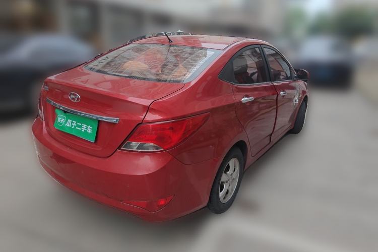 Used Hyundai Verna (older generation) 2014 1.4L Automatic Leading-Edge GLX Rear Right 45 Deg