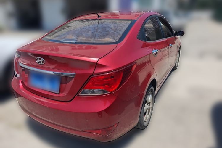 Used Hyundai Verna (older generation) 2014 1.4L Automatic Leading-Edge GLX Rear Right 45 Deg