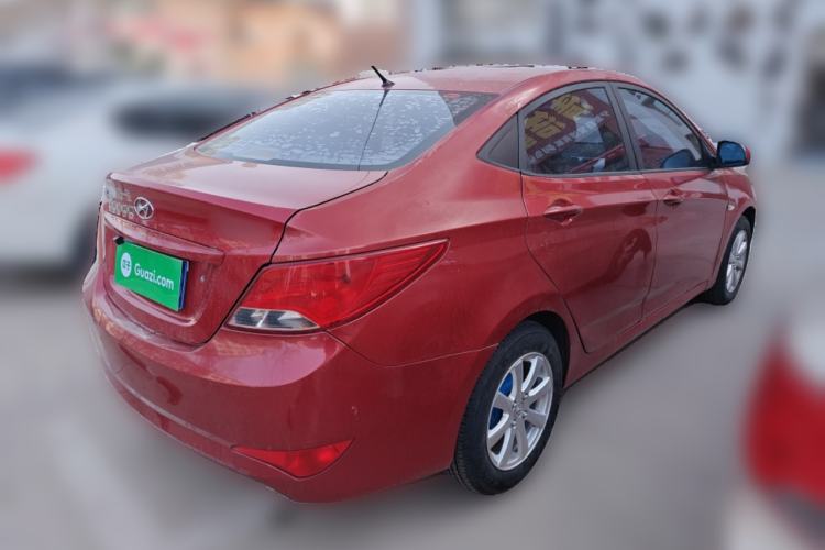 Used Hyundai Verna (older generation) 2014 1.4L Manual Smart GLS Trim Rear Right 45 Deg