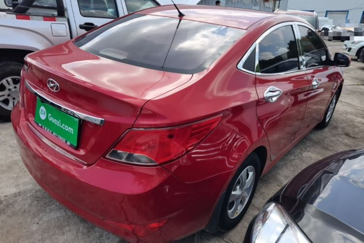 Used Hyundai Verna (older generation) 2014 1.4L Automatic Leading-Edge GLX Rear Right 45 Deg
