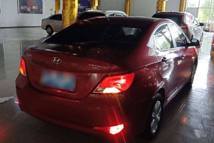 Used Hyundai Verna (older generation) 2014 1.4L Manual Smart GLS Trim Rear Right 45 Deg