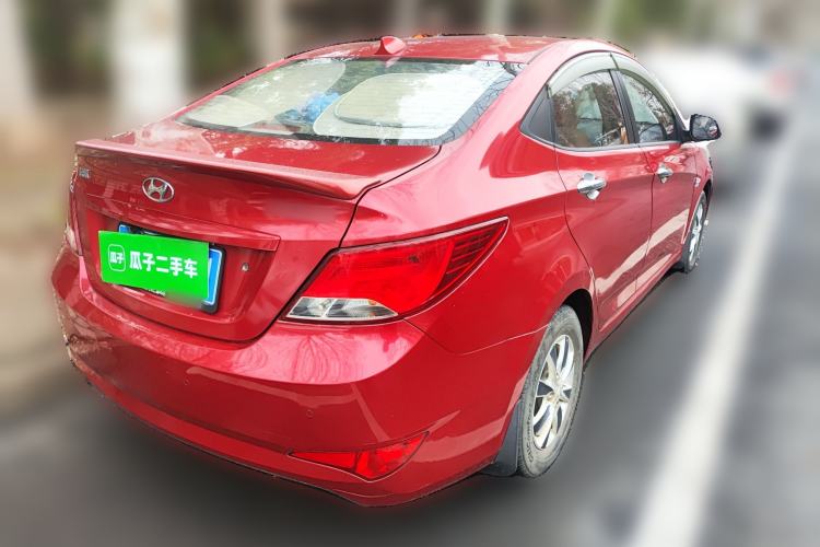 Used Hyundai Verna (older generation) 2014 1.4L Manual Smart GLS Trim Rear Right 45 Deg