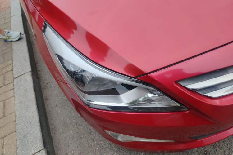 Used Hyundai Verna (older generation) 2014 1.4L Automatic Smart GLS Right Front Headlight