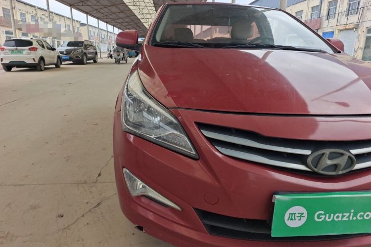 Used Hyundai Verna (older generation) 2014 1.4L Manual Smart GLS Trim Right Front Headlight