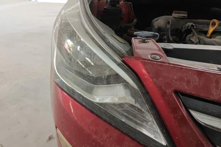Used Hyundai Verna (older generation) 2014 1.4L Manual Smart GLS Trim Right Front Headlight
