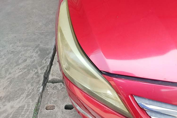 Used Hyundai Verna (older generation) 2014 1.4L Manual Smart GLS Trim Right Front Headlight
