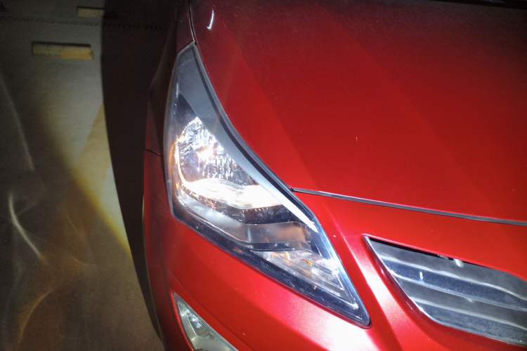Used Hyundai Verna (older generation) 2014 1.4L Automatic Smart GLS Right Front Headlight