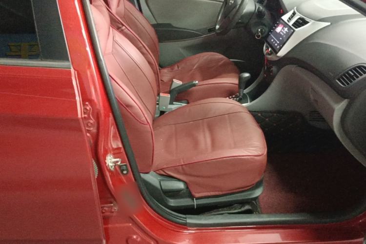 Used Hyundai Verna (older generation) 2014 1.4L Automatic Smart GLS Right Front Seat