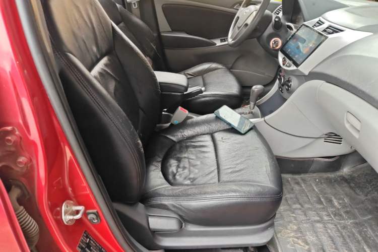 Used Hyundai Verna (older generation) 2014 1.4L Automatic Smart GLS Right Front Seat