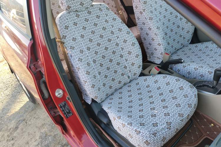 Used Hyundai Verna (older generation) 2014 1.4L Automatic Smart GLS Right Front Seat
