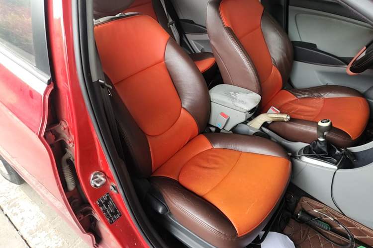Used Hyundai Verna (older generation) 2014 1.4L Manual Smart GLS Trim Right Front Seat