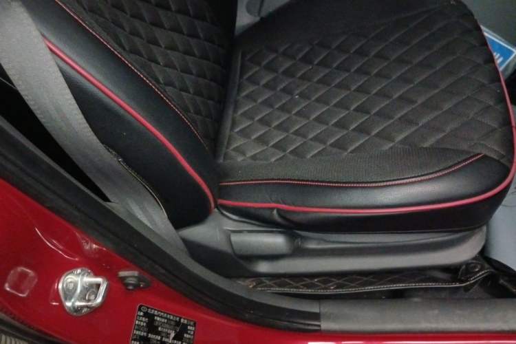 Used Hyundai Verna (older generation) 2014 1.4L Automatic Smart GLS Right Front Seat