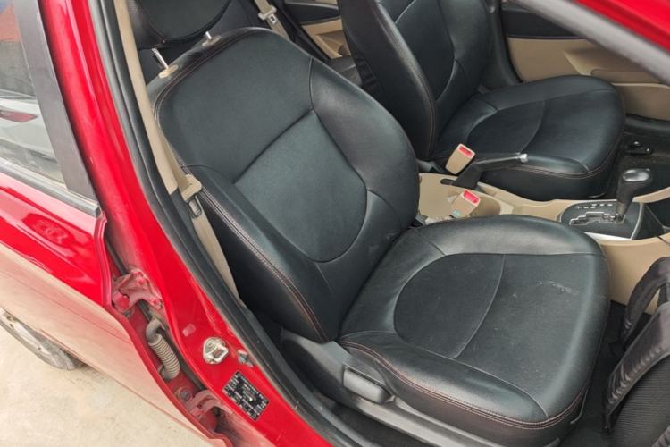 Used Hyundai Verna (older generation) 2014 1.4L Automatic Smart GLS Right Front Seat