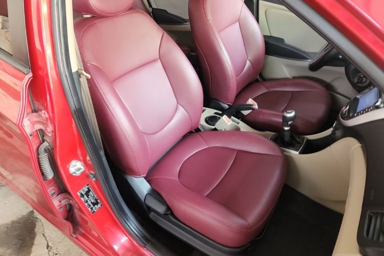 Used Hyundai Verna (older generation) 2014 1.4L Manual Smart GLS Trim Right Front Seat