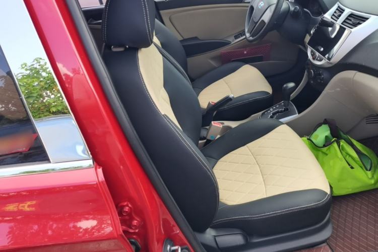 Used Hyundai Verna (older generation) 2014 1.4L Automatic Leading-Edge GLX Right Front Seat