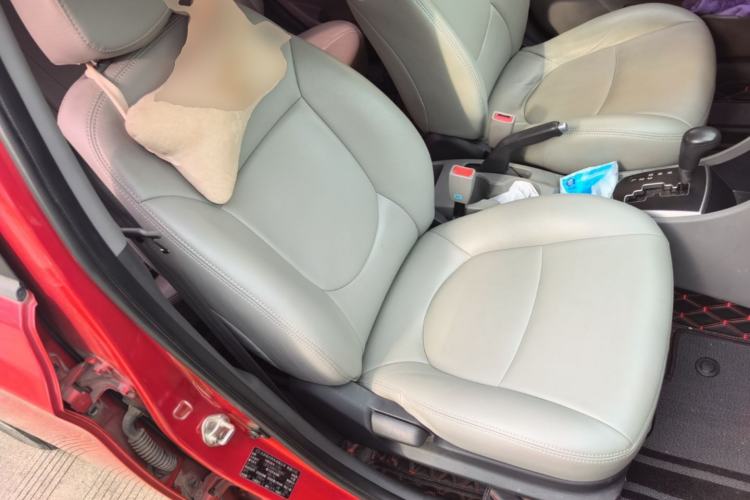 Used Hyundai Verna (older generation) 2014 1.4L Automatic Smart GLS Right Front Seat