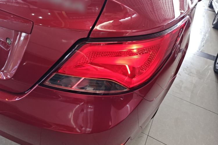 Used Hyundai Verna (older generation) 2014 1.4L Automatic Smart GLS Right Rear Taillight