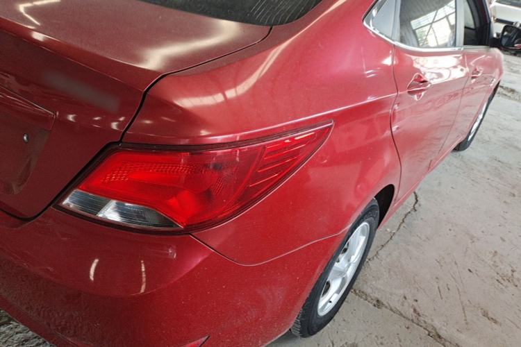 Used Hyundai Verna (older generation) 2014 1.4L Automatic Smart GLS Right Rear Taillight