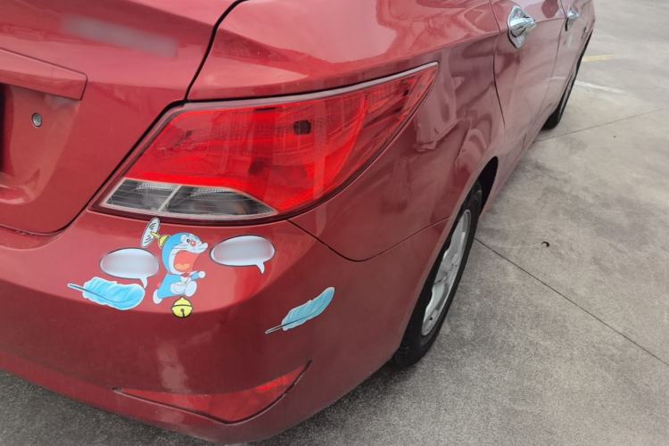 Used Hyundai Verna (older generation) 2014 1.4L Automatic Smart GLS Right Rear Taillight