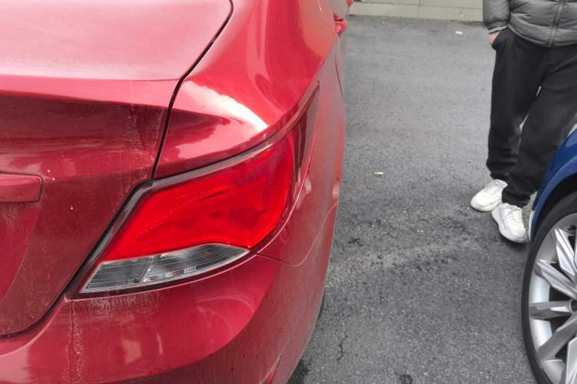 Used Hyundai Verna (older generation) 2014 1.4L Automatic Fashion GS Model Right Rear Taillight
