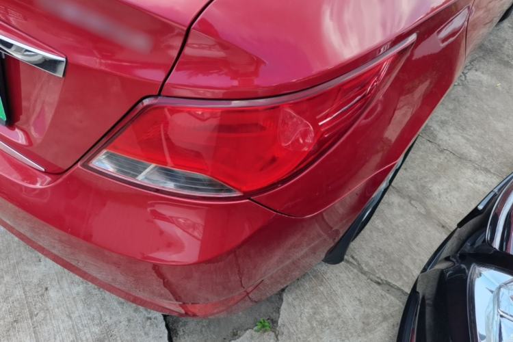 Used Hyundai Verna (older generation) 2014 1.4L Automatic Leading-Edge GLX Right Rear Taillight