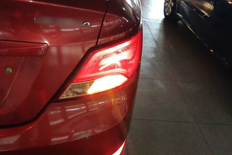 Used Hyundai Verna (older generation) 2014 1.4L Manual Smart GLS Trim Right Rear Taillight