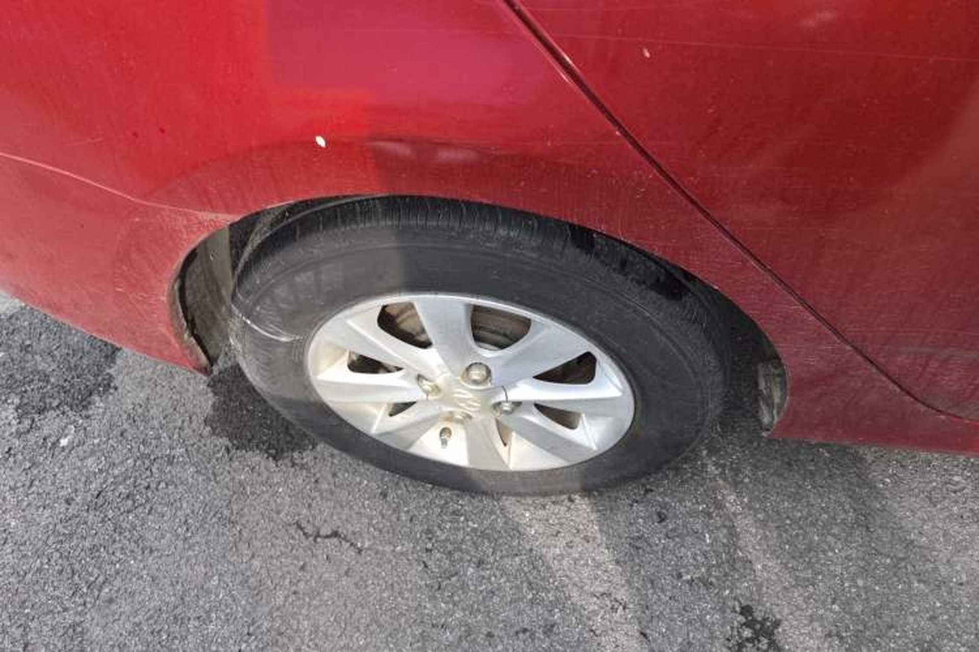Used Hyundai Verna (older generation) 2014 1.4L Automatic Fashion GS Model Right Rear Wheel Hub