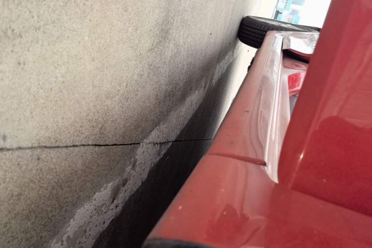 Used Hyundai Verna (older generation) 2014 1.4L Automatic Smart GLS Right Side Sill