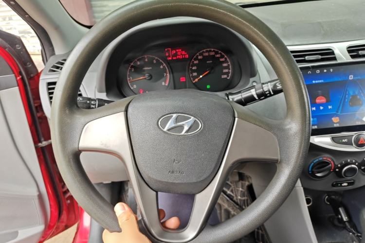 Used Hyundai Verna (older generation) 2014 1.4L Automatic Smart GLS Steering Wheel