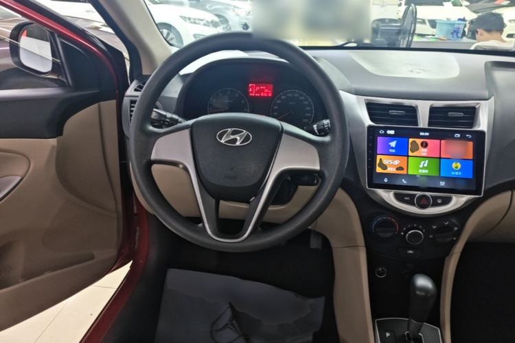 Used Hyundai Verna (older generation) 2014 1.4L Automatic Smart GLS Steering Wheel