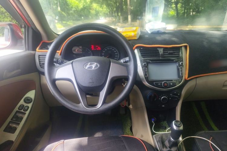Used Hyundai Verna (older generation) 2014 1.4L Manual Smart GLS Trim Steering Wheel