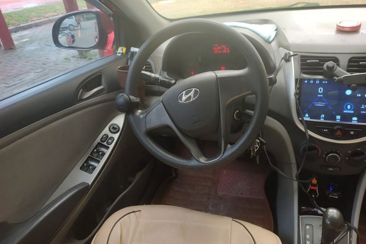 Used Hyundai Verna (older generation) 2014 1.4L Automatic Smart GLS Steering Wheel