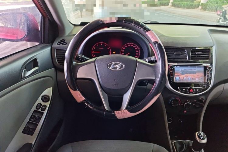 Used Hyundai Verna (older generation) 2014 1.4L Manual Smart GLS Trim Steering Wheel