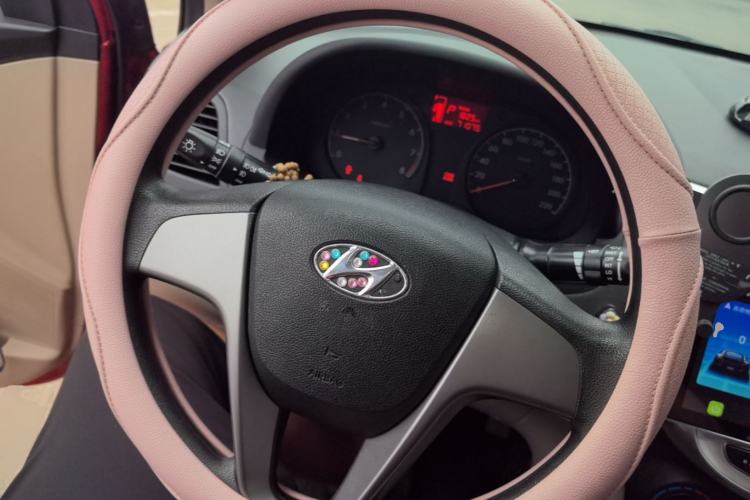 Used Hyundai Verna (older generation) 2014 1.4L Automatic Smart GLS Steering Wheel