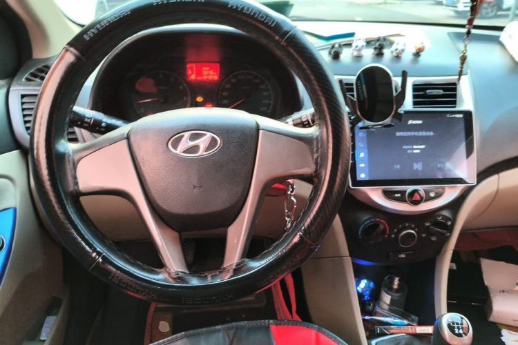 Used Hyundai Verna (older generation) 2014 1.4L Manual Smart GLS Trim Steering Wheel