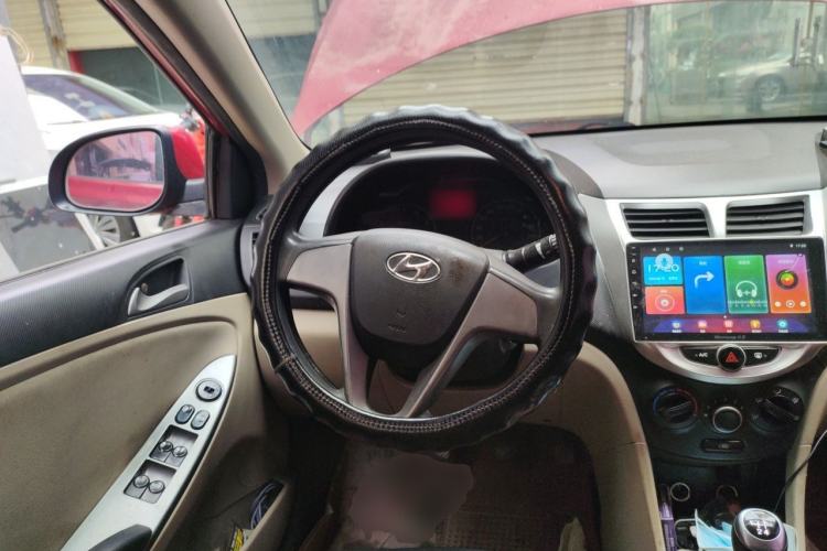Used Hyundai Verna (older generation) 2014 1.4L Manual Smart GLS Trim Steering Wheel