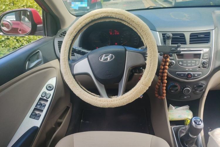 Used Hyundai Verna (older generation) 2014 1.4L Manual Smart GLS Trim Steering Wheel
