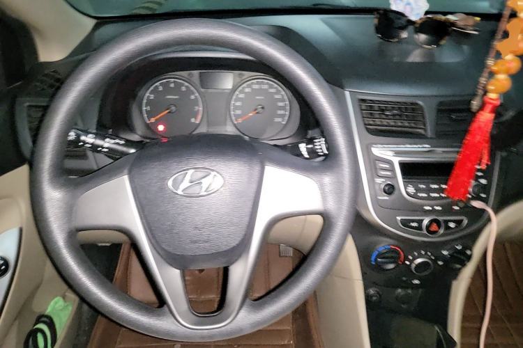 Used Hyundai Verna (older generation) 2014 1.4L Manual Smart GLS Trim Steering Wheel