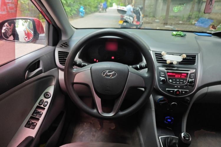 Used Hyundai Verna (older generation) 2014 1.4L Manual Smart GLS Trim Steering Wheel