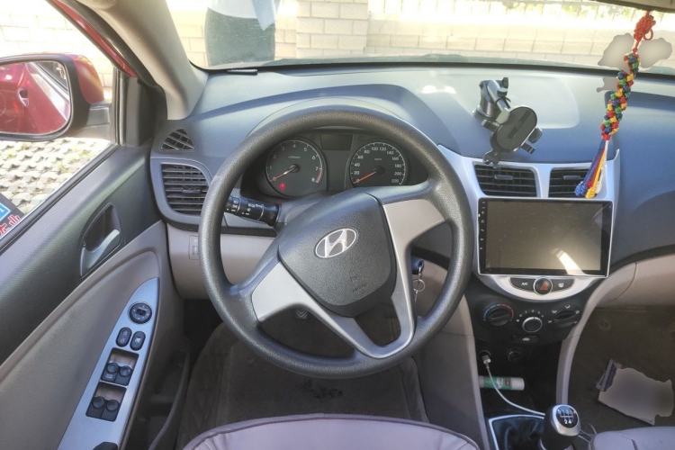 Used Hyundai Verna (older generation) 2014 1.4L Manual Smart GLS Trim Steering Wheel