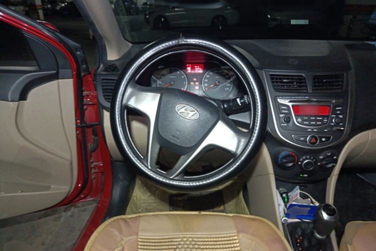 Used Hyundai Verna (older generation) 2014 1.4L Manual Smart GLS Trim Steering Wheel